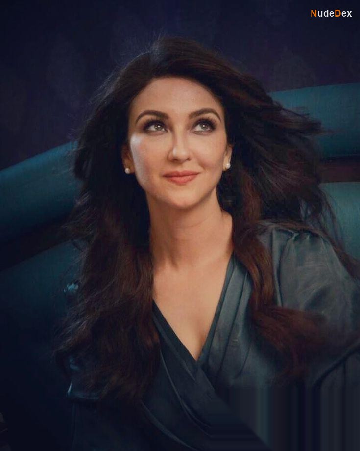 Saumya Tandon in Bhabhi Ji Ghar Par Akeli Hai, photo 96