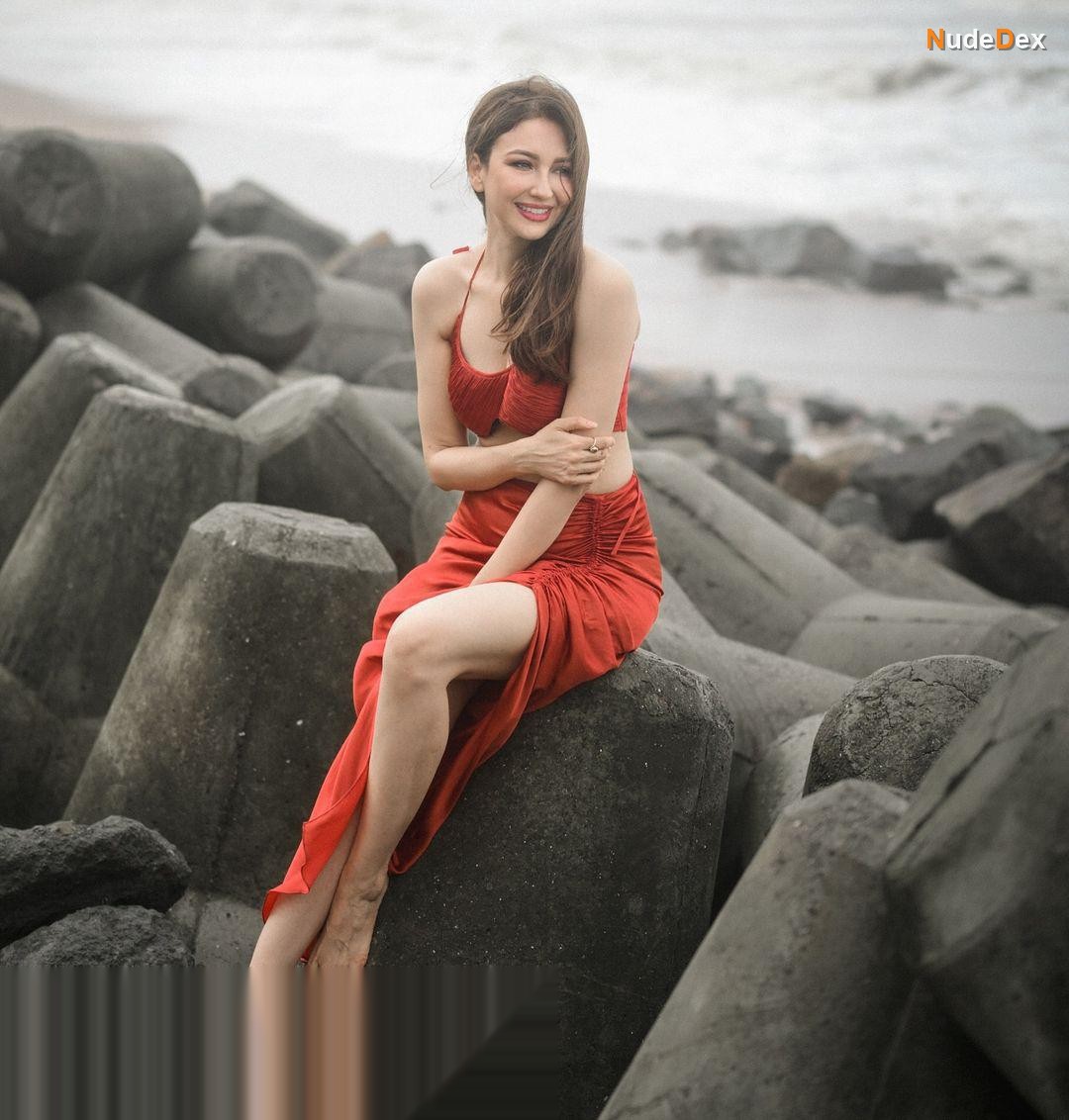 Saumya Tandon in Bhabhi Ji Ghar Par Akeli Hai, photo 112