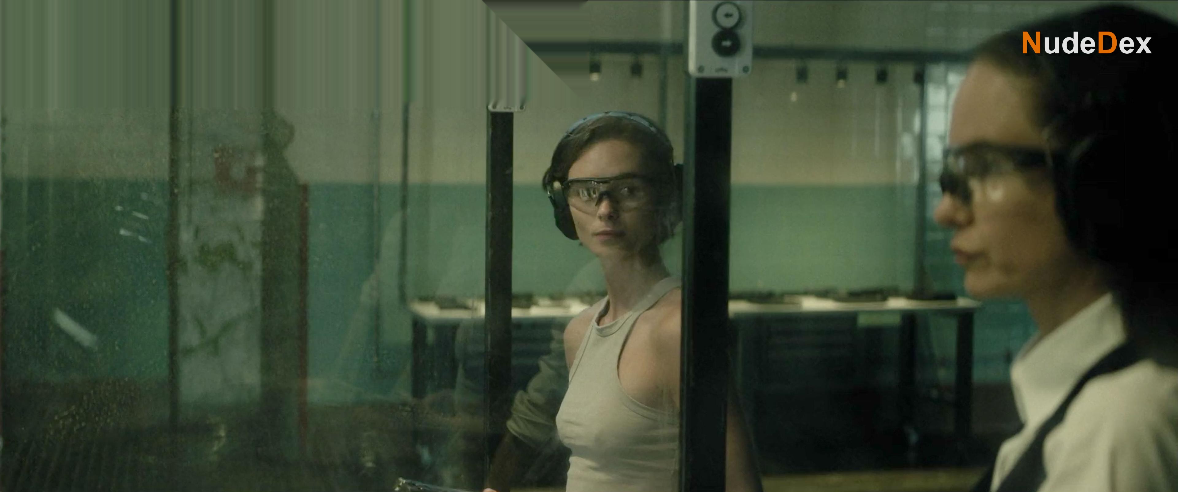 Saura Lightfoot Leon in The Agency, photo 14