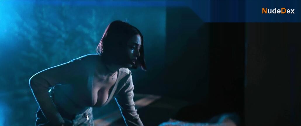 Scarlet Andreea in Buzz House The Movie, photo 3