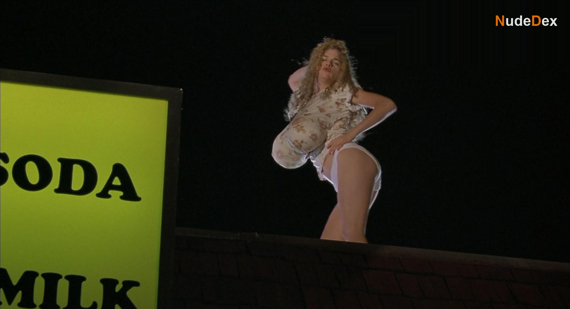 Selma Blair in A Dirty Shame, photo 15