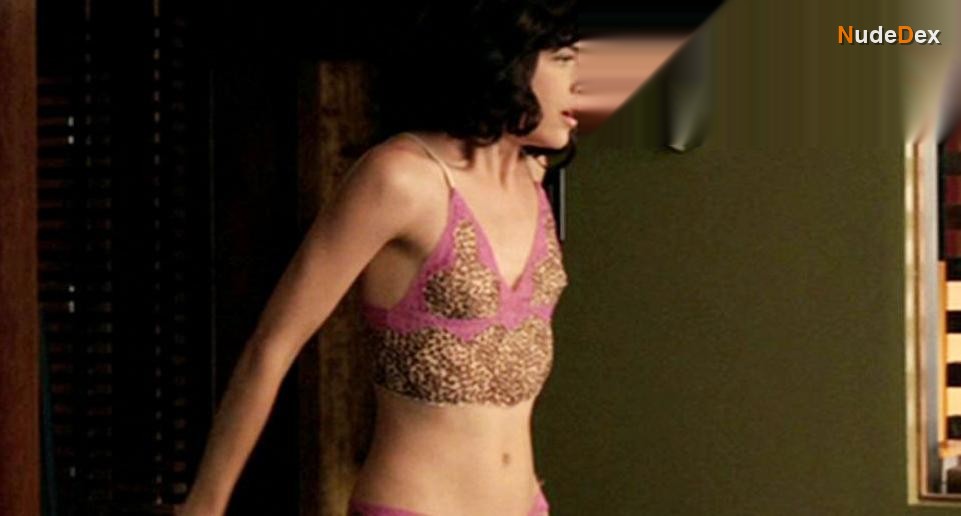 Selma Blair in Lies Alibis, photo 7