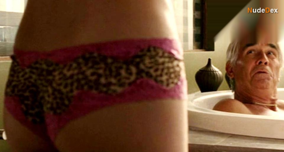 Selma Blair in Lies Alibis, photo 8