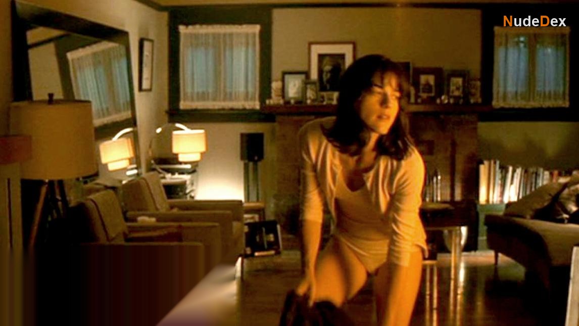 Selma Blair in Pretty Persuasion, photo 3