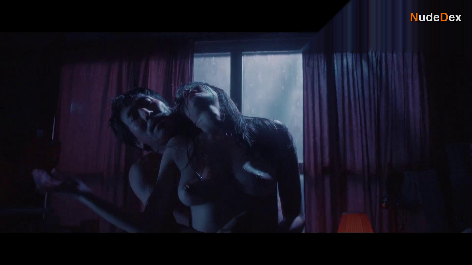 Serena Motola in Shrieking In The Rain, photo 2