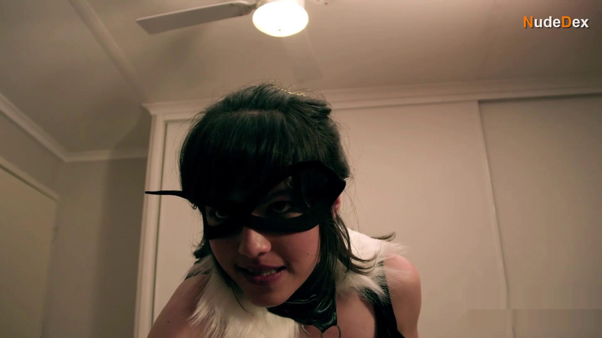 Serene Duff in Hannah And Other Misadventures, photo 5
