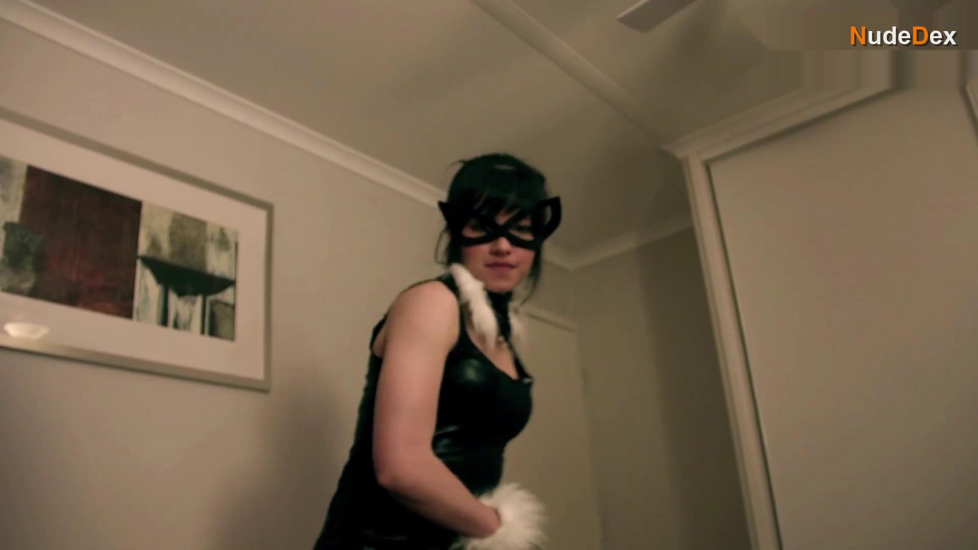 Serene Duff in Hannah And Other Misadventures, photo 6