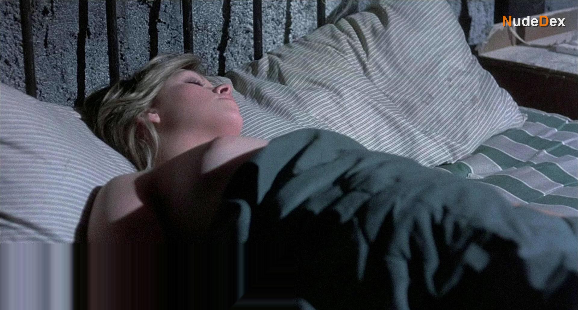 Seretta Wilson in Tower Of Evil, photo 3