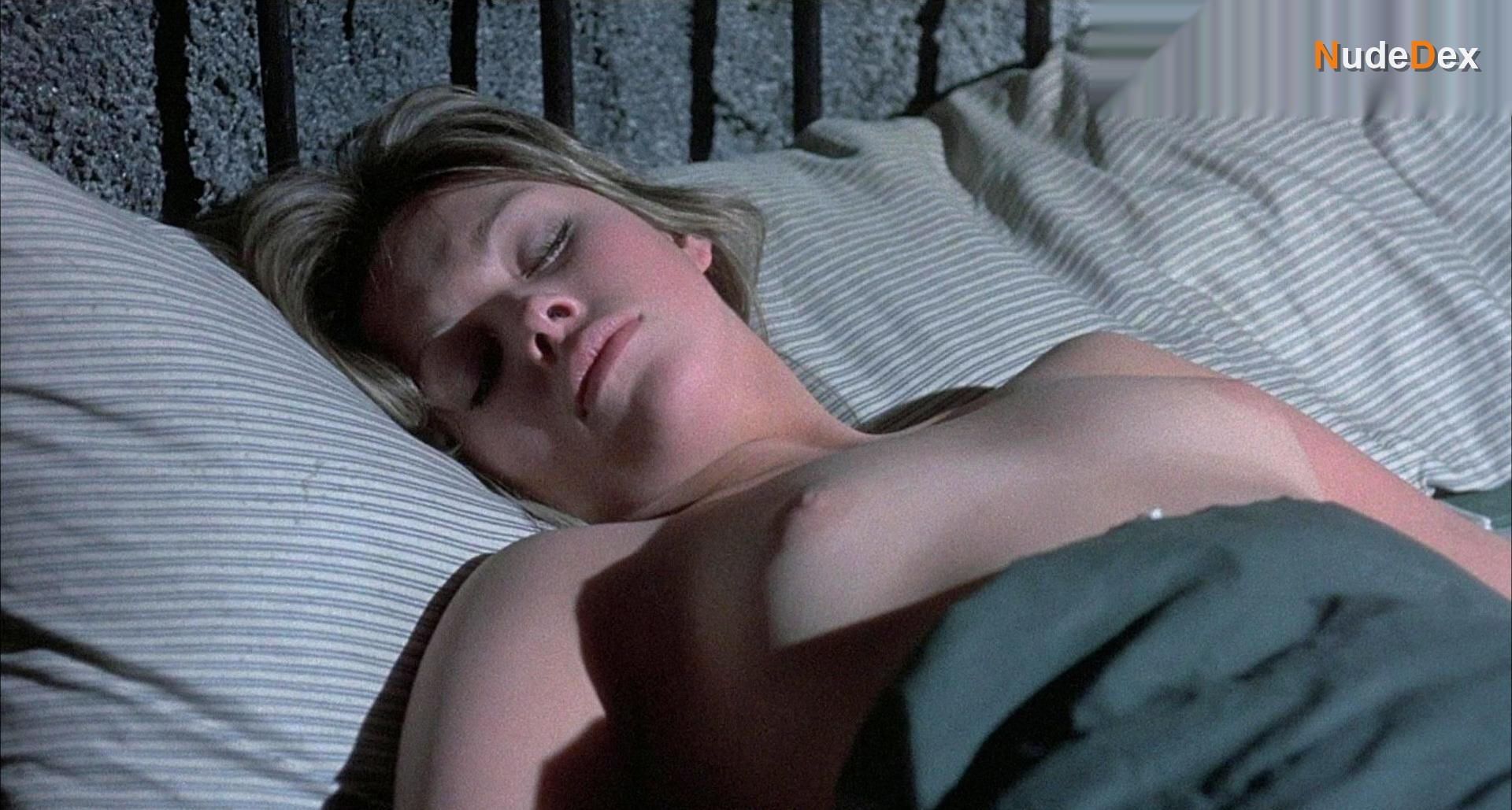 Seretta Wilson in Tower Of Evil, photo 5