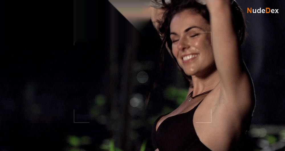 Serinda Swan in Creature, photo 15