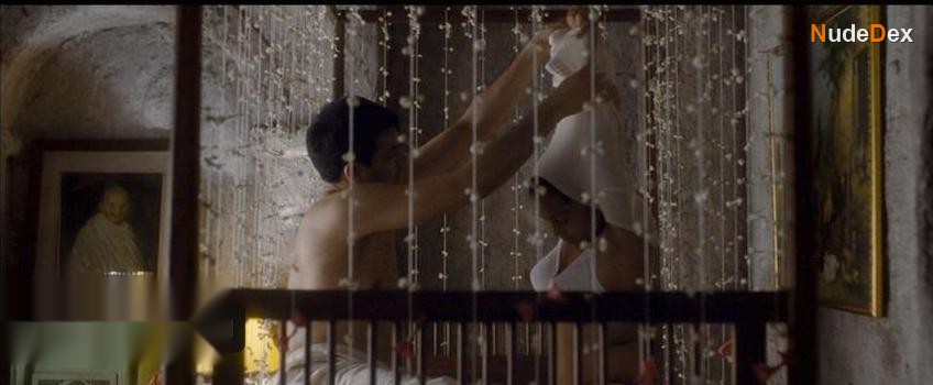 Shabana Azmi in Midnight S Children, photo 1