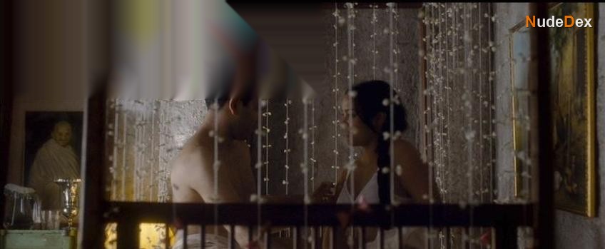 Shabana Azmi in Midnight S Children, photo 2