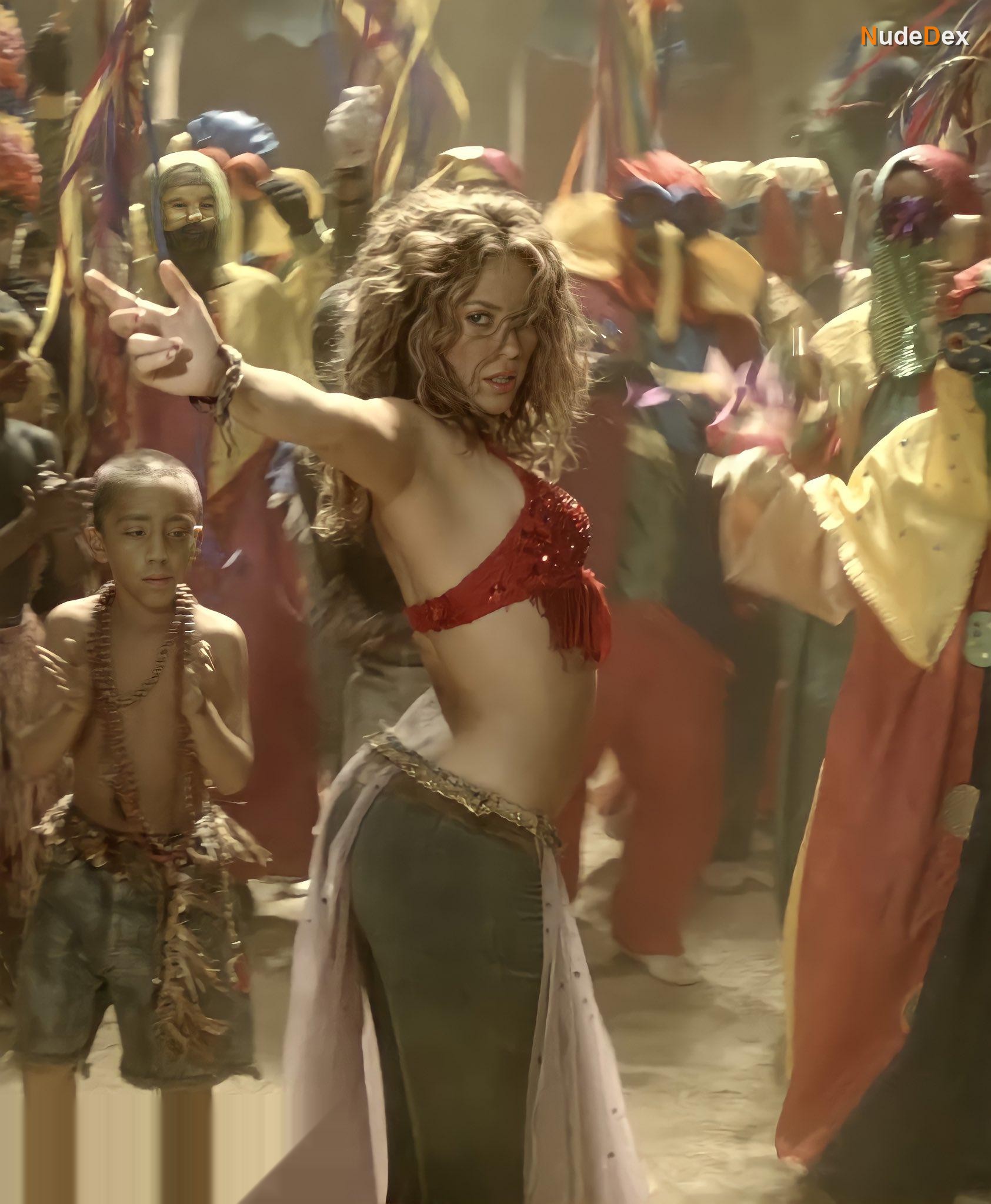 Hips Don't Lie in Hips Don T Lie, photo 5