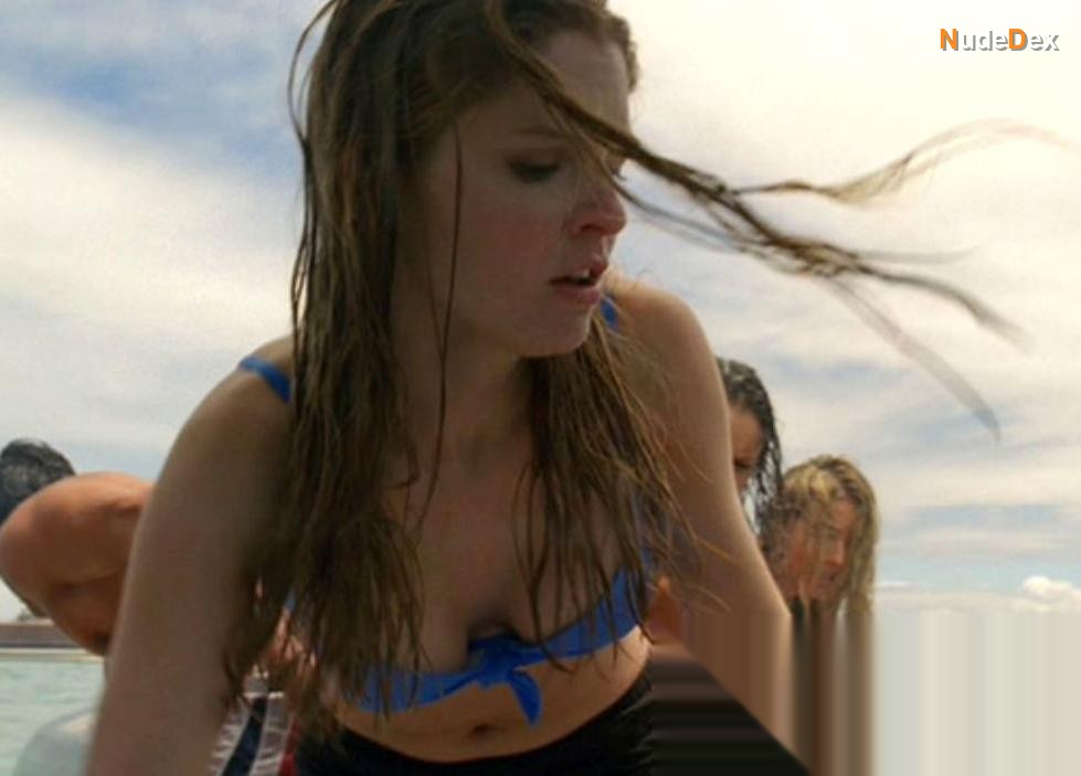 Shannon Lucio in Spring Break Shark Attack, photo 2
