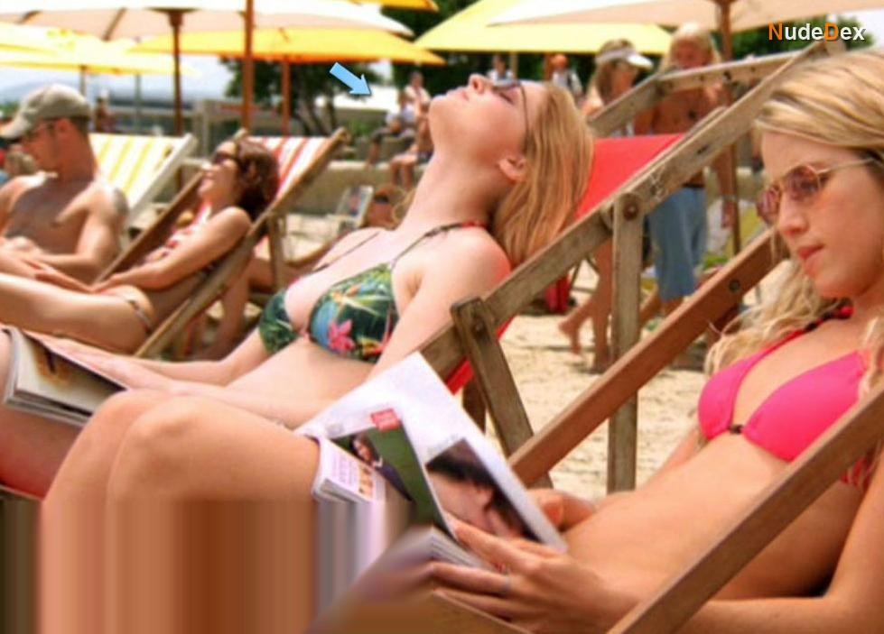 Shannon Lucio in Spring Break Shark Attack, photo 7