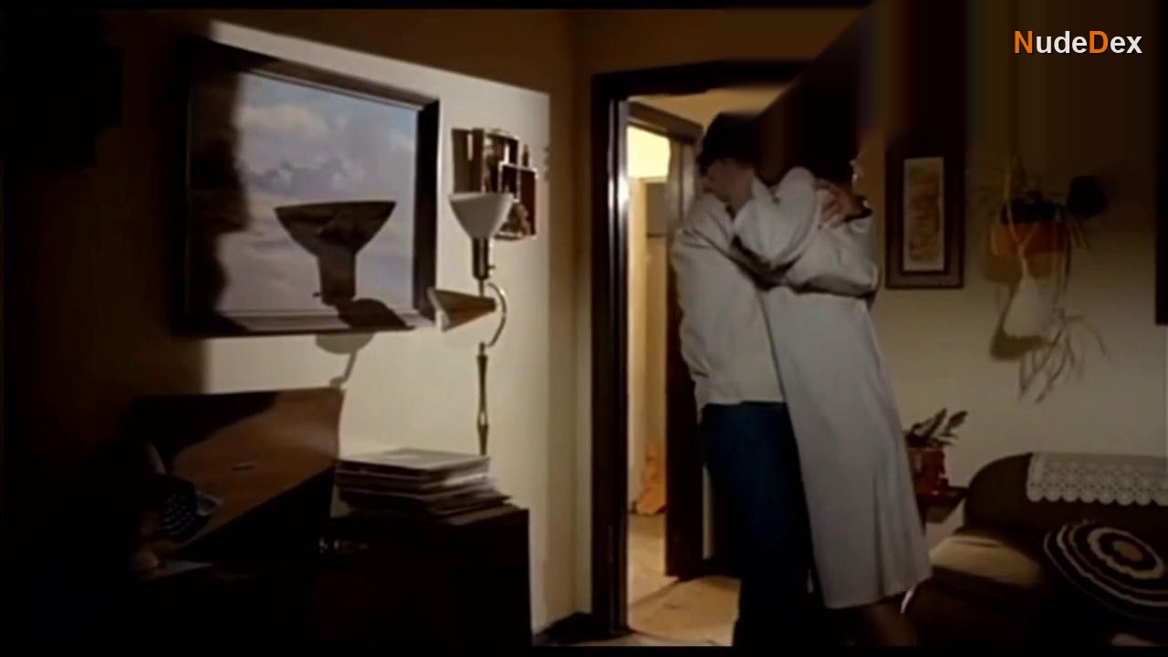 Sharon Farrell in Out Of The Blue, photo 1