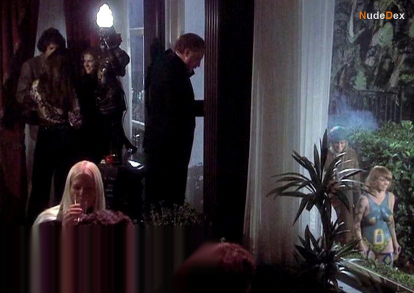 Sharon Kelly in Shampoo, photo 4
