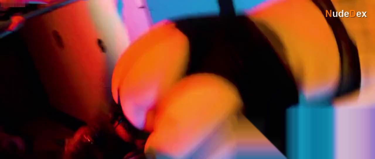 Shelby Lois Guinn in Bad Girls