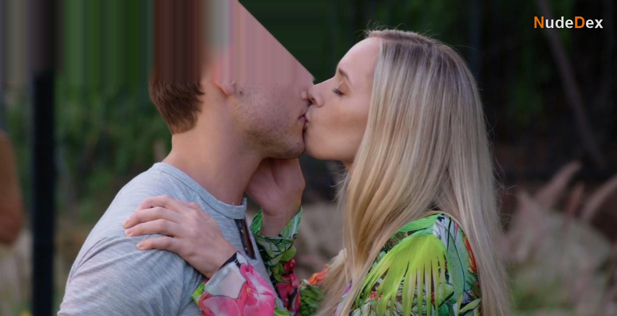 Shelby Yardley in Smuggling In Suburbia, photo 3
