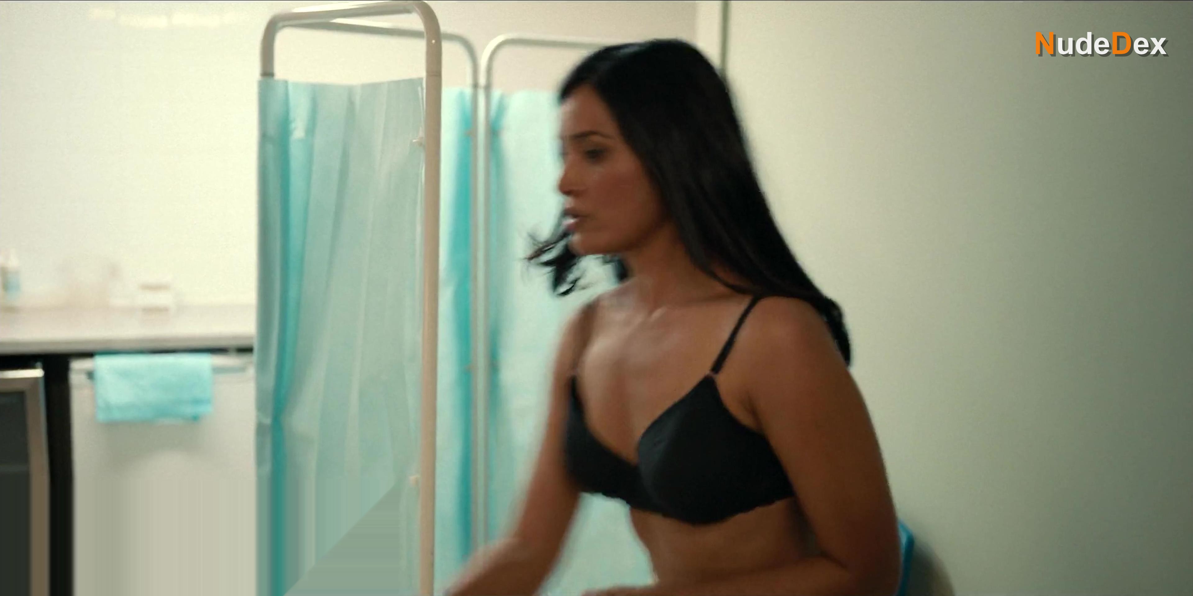 Shelley Conn in Little Disasters