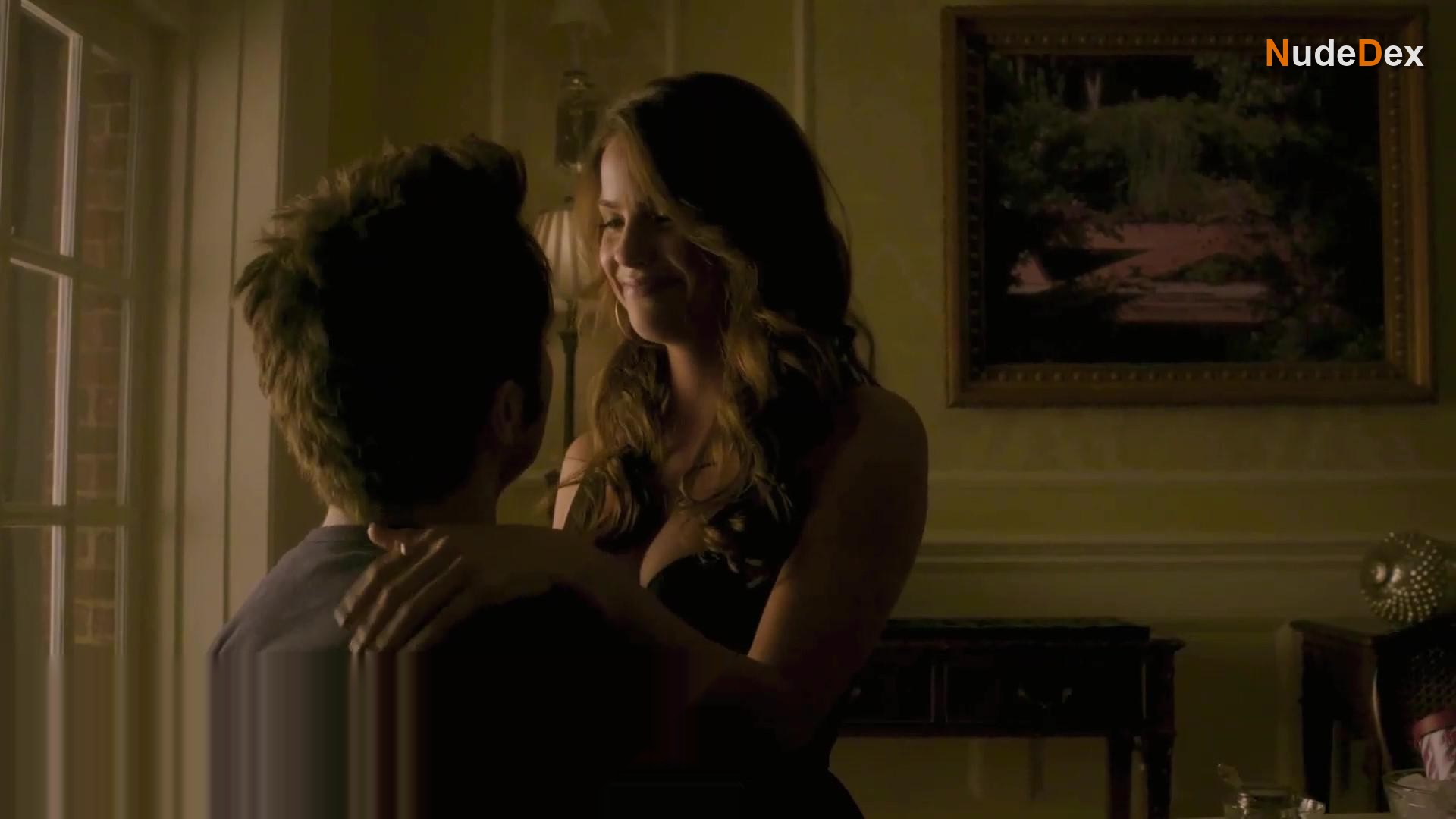Shelley Hennig in The Secret Circle, photo 1