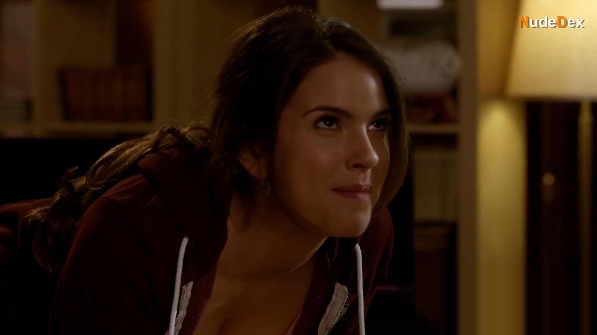 Shelley Hennig in The Secret Circle, photo 16