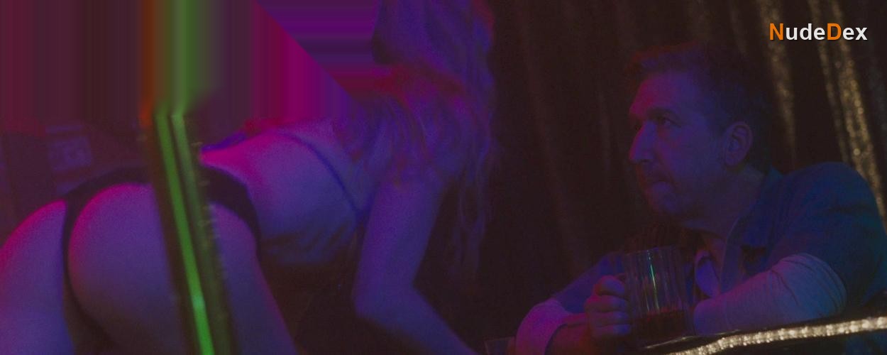 Sheri Moon Zombie in Halloween, photo 3