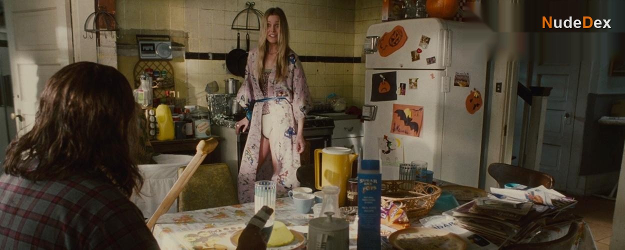 Sheri Moon Zombie in Halloween, photo 4