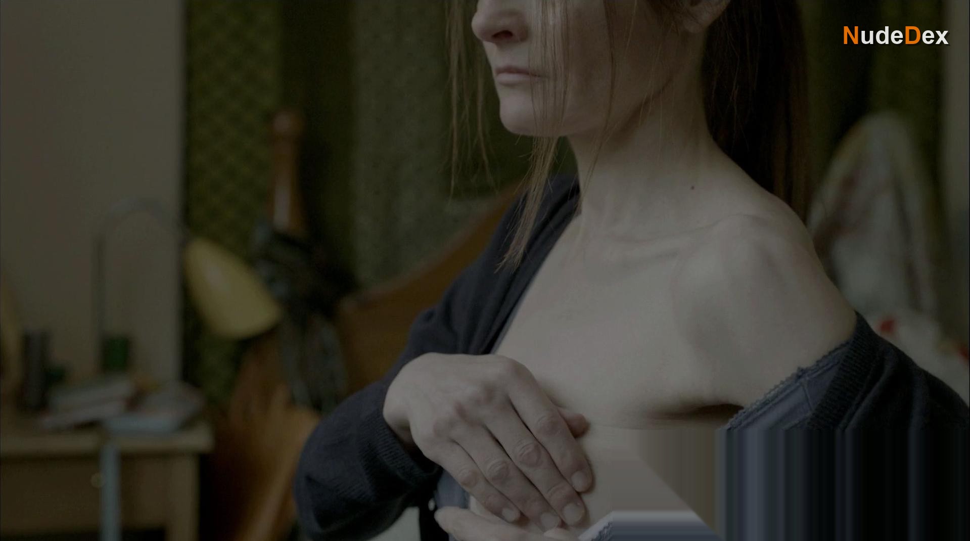 Shirley Henderson in Southcliffe, photo 2