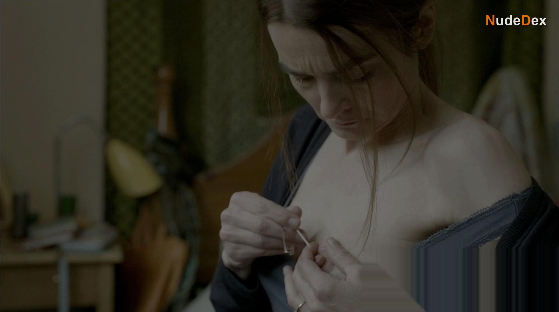 Shirley Henderson in Southcliffe, photo 3