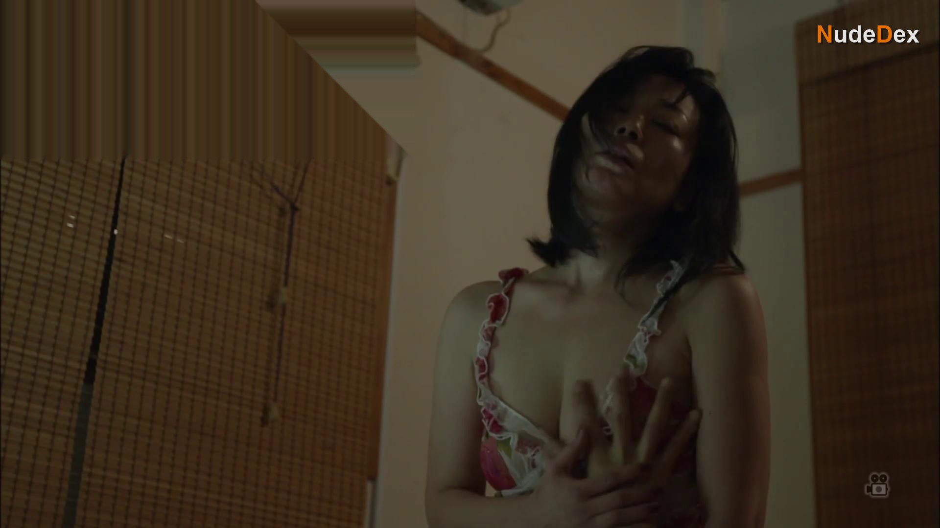 Shoko Kudo in Innocent Hostess Singing In The Valley, photo 4