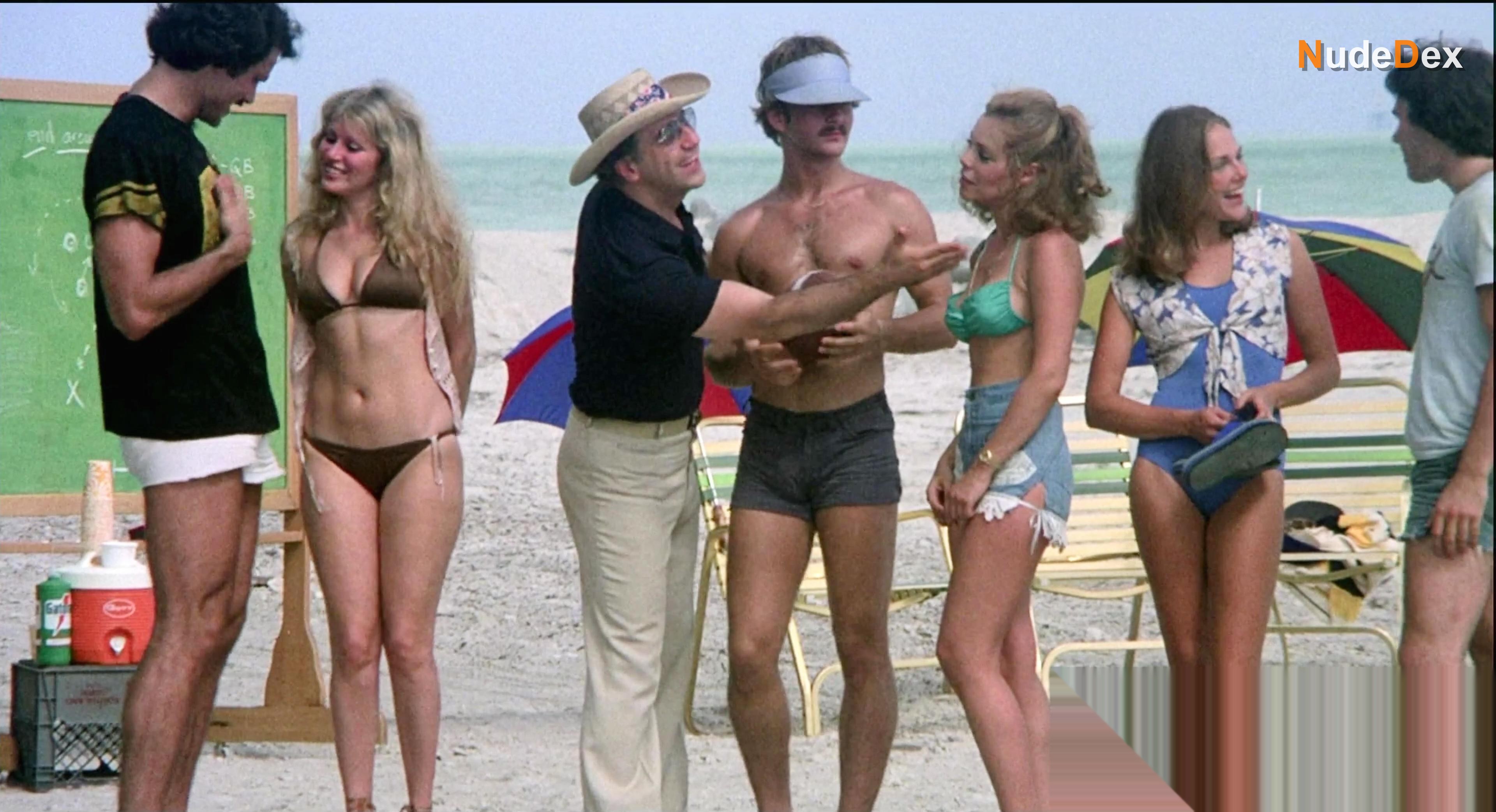 Shoshana Ascher in Cheerleaders Beach Party, photo 1