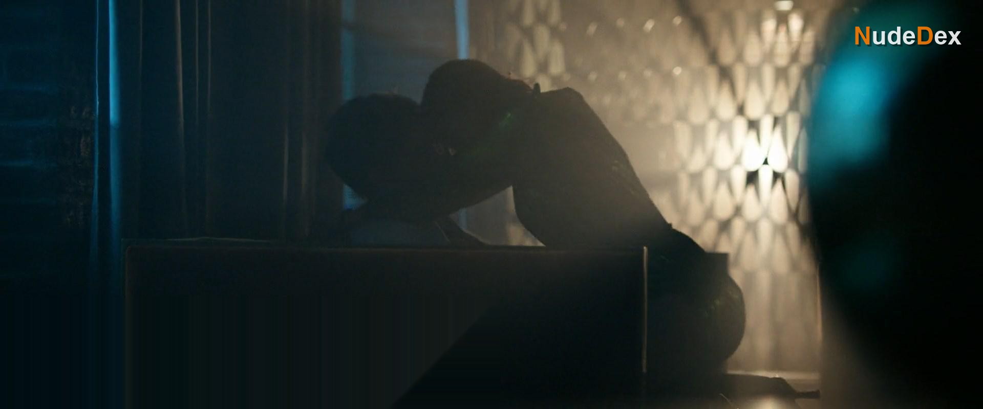 Strangers in Strangers, photo 7