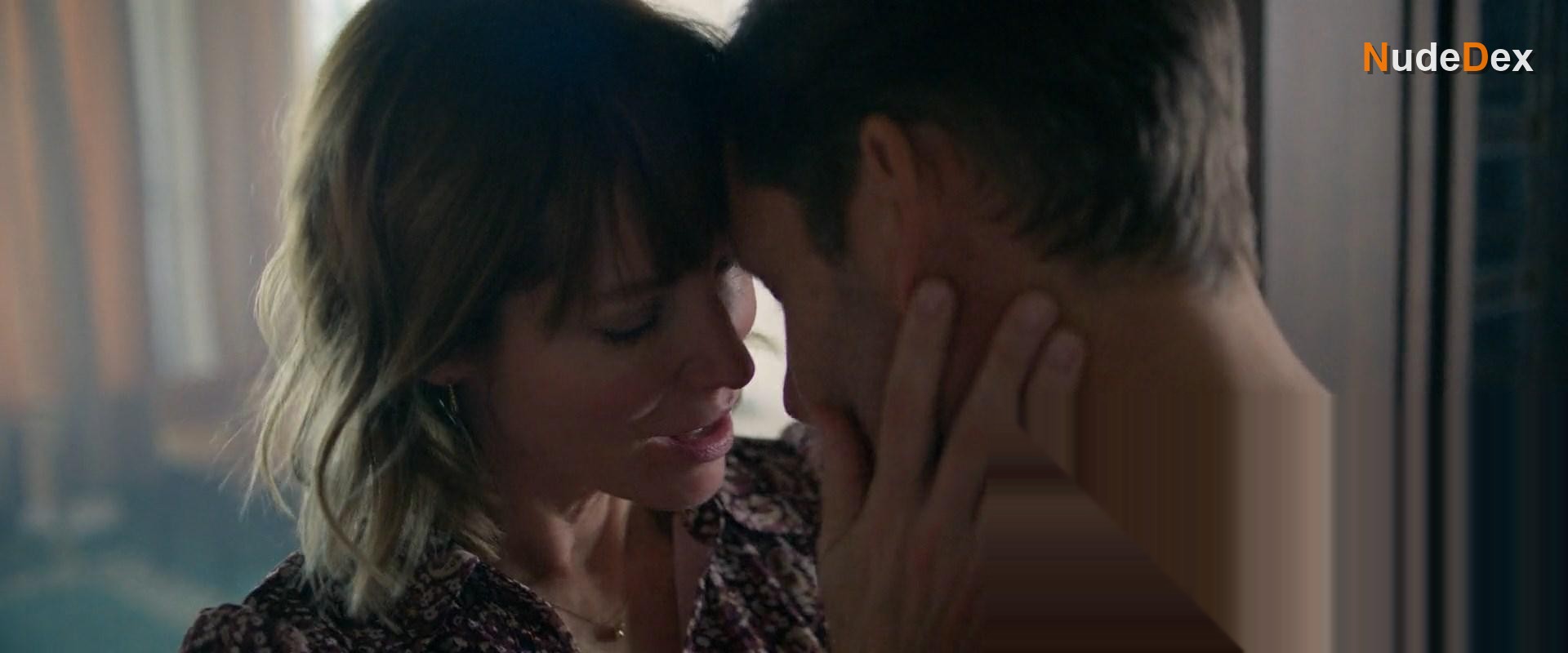 Strangers in Strangers, photo 9