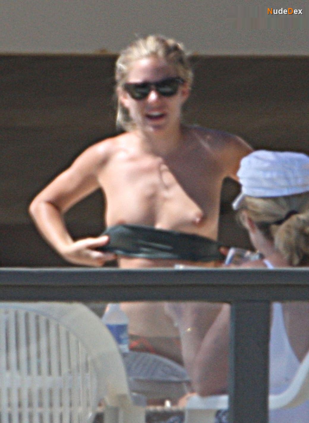 Sienna Miller in Beach Babes, photo 21