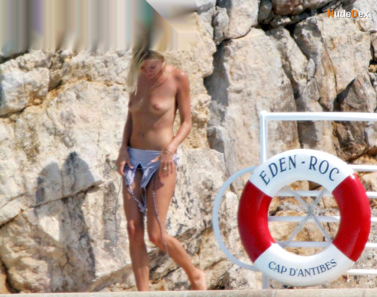 Sienna Miller in Beach Babes, photo 22