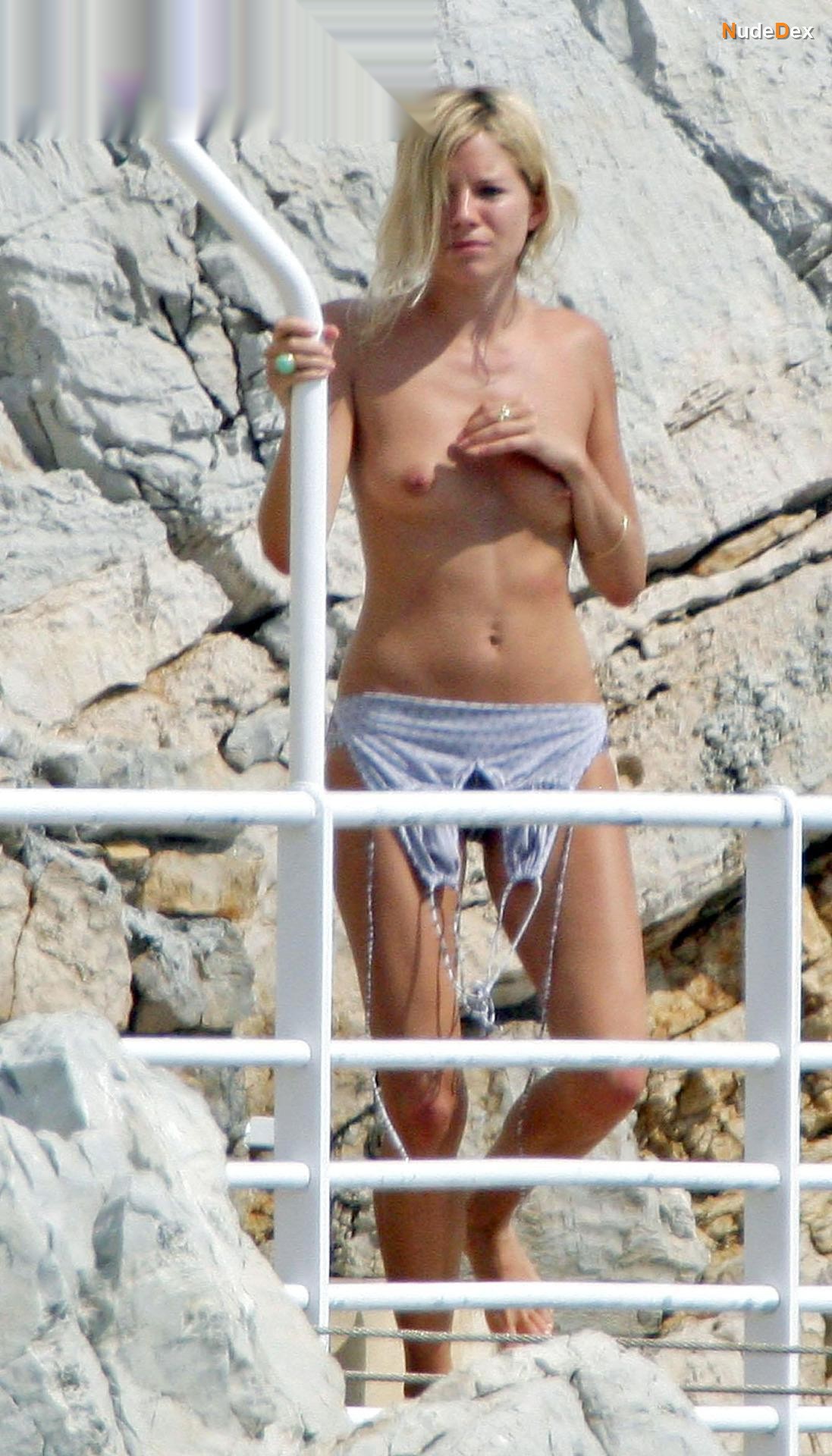 Sienna Miller in Beach Babes, photo 27