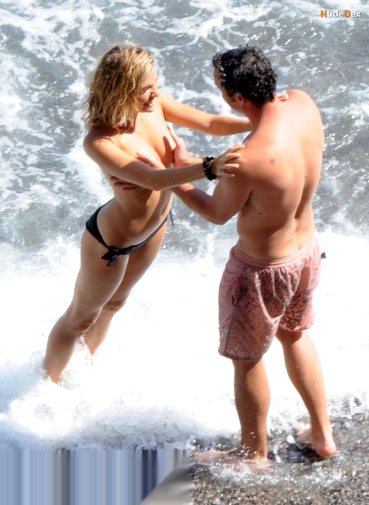 Sienna Miller in Beach Babes, photo 35