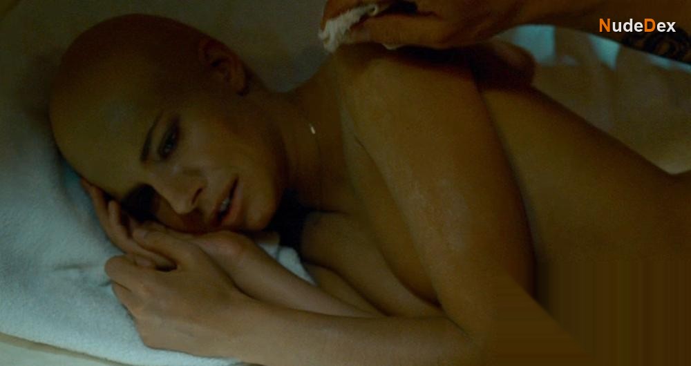 Sienna Miller in Camille, photo 10