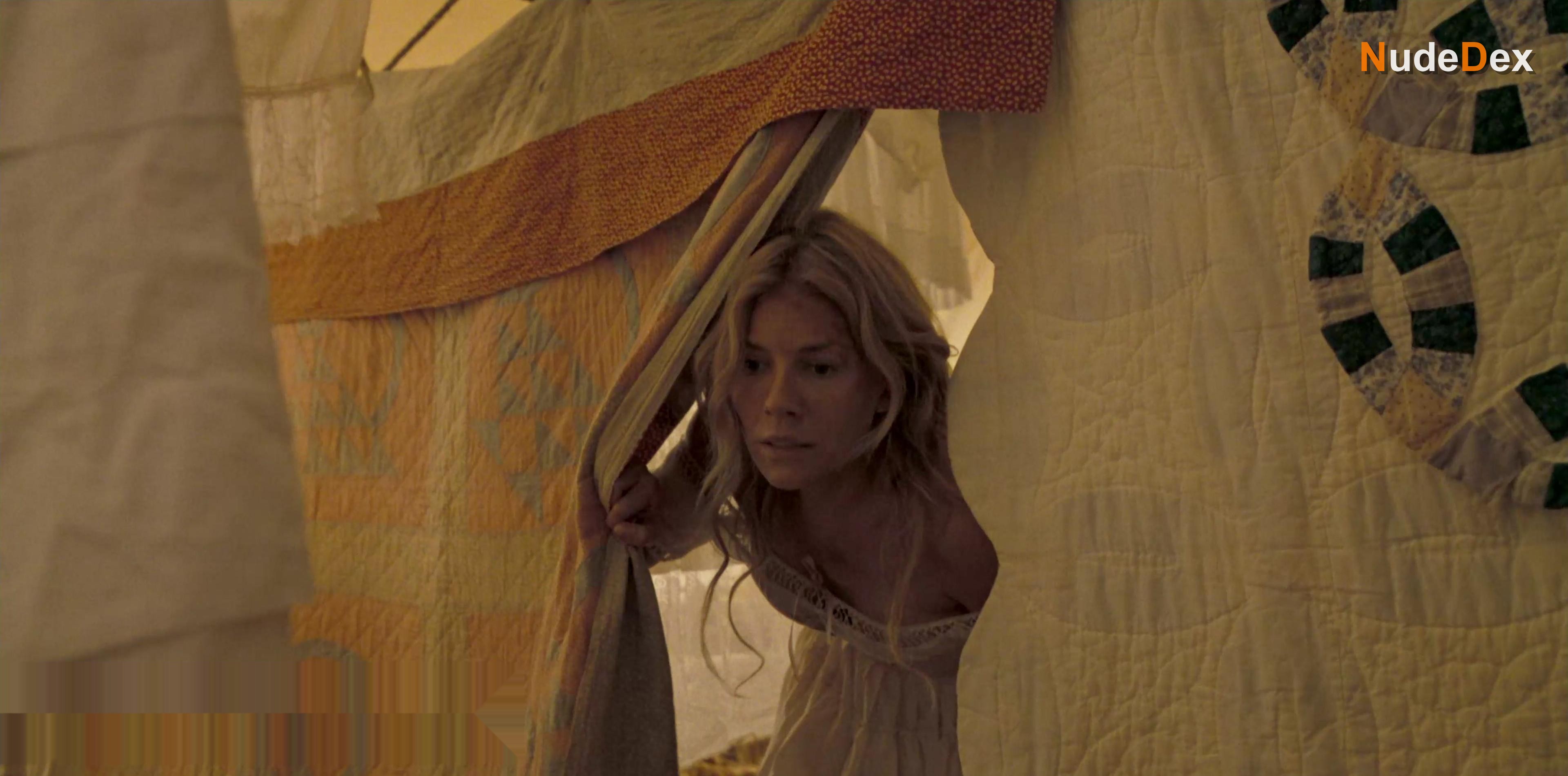 Abbey Lee in Horizon: An American Saga - Chapter 1