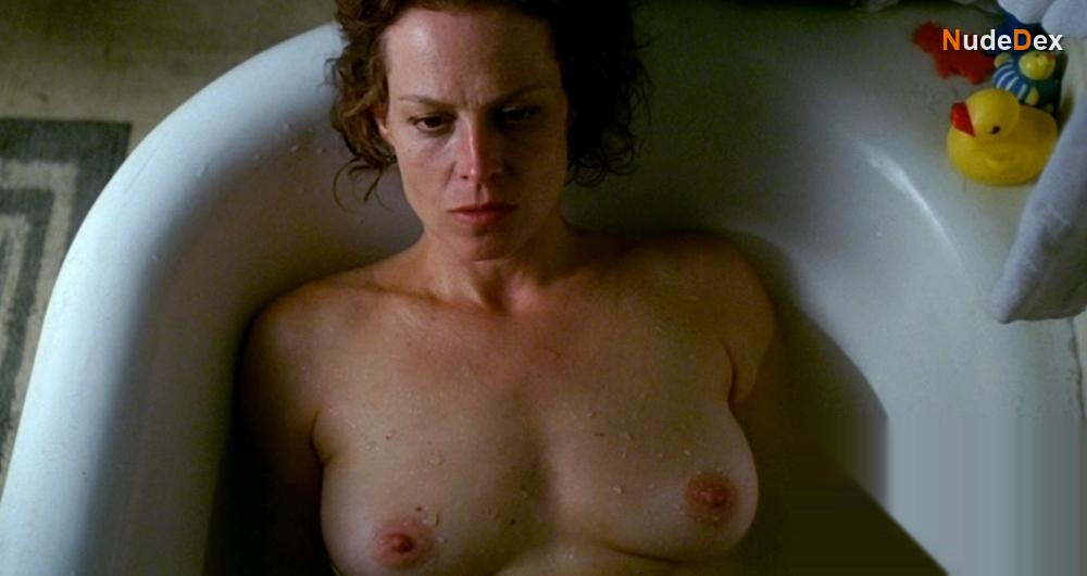 Sigourney Weaver in A Map Of The World, photo 9