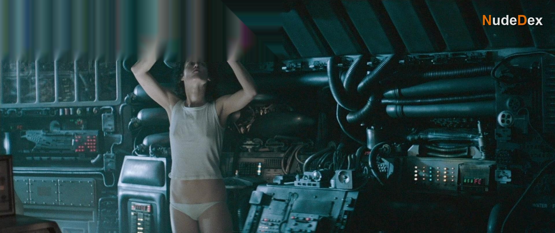 Sigourney Weaver in Alien, photo 7