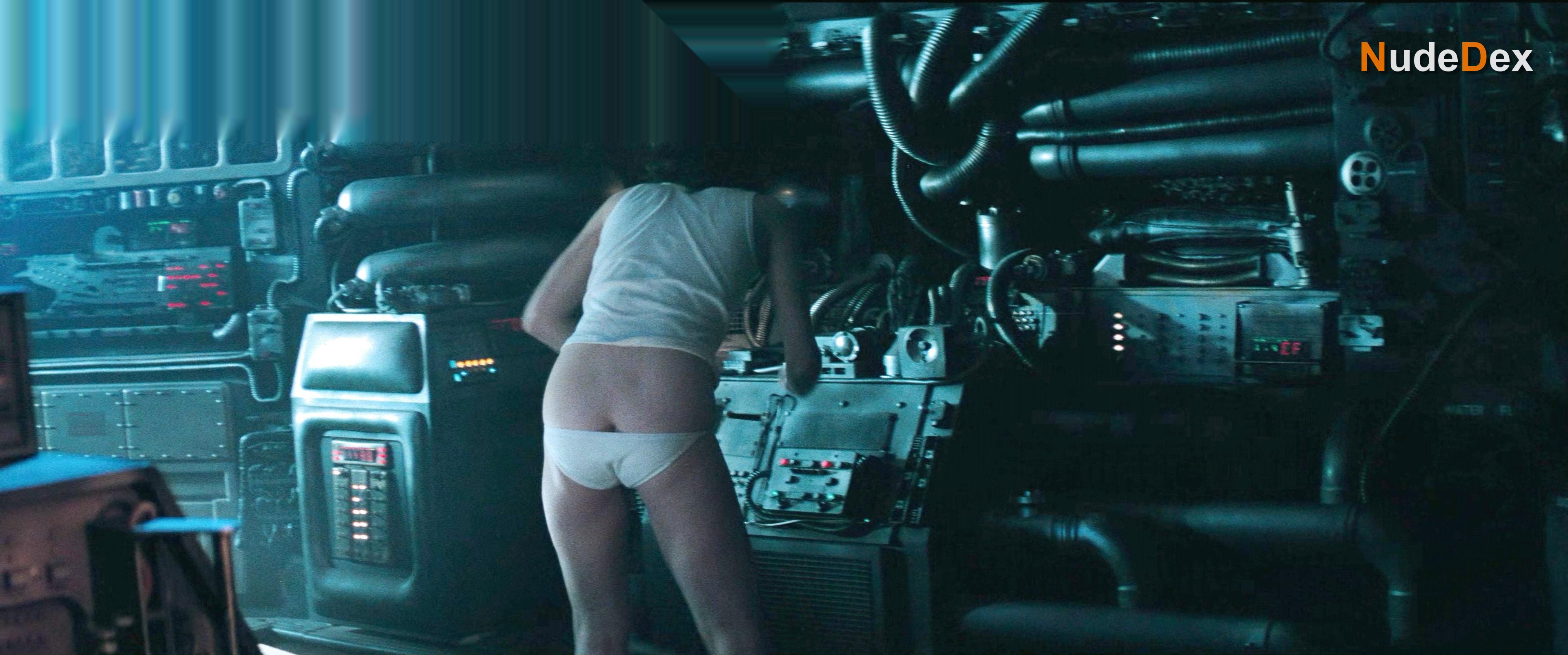 Sigourney Weaver in Alien, photo 10