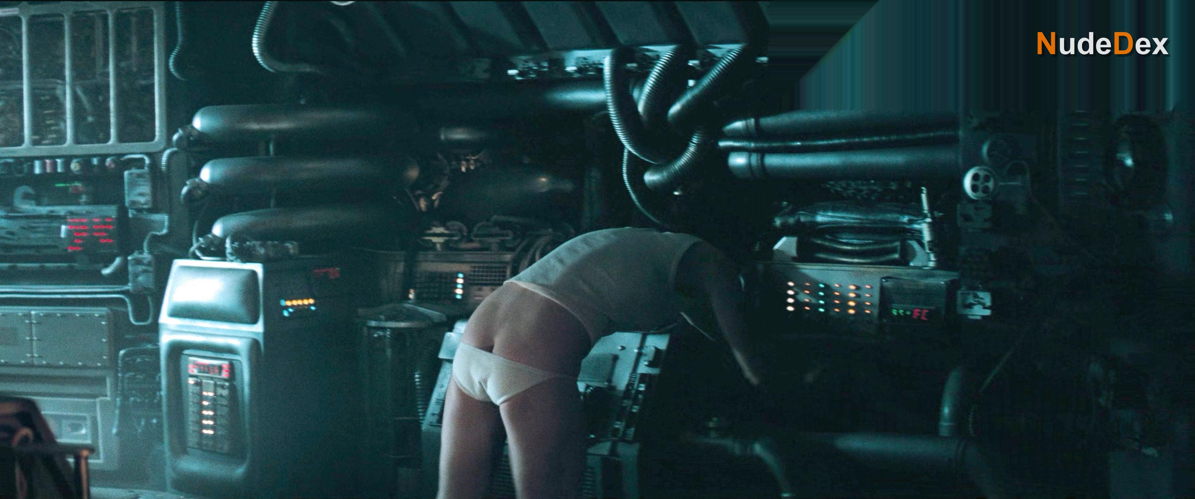 Sigourney Weaver in Alien, photo 18