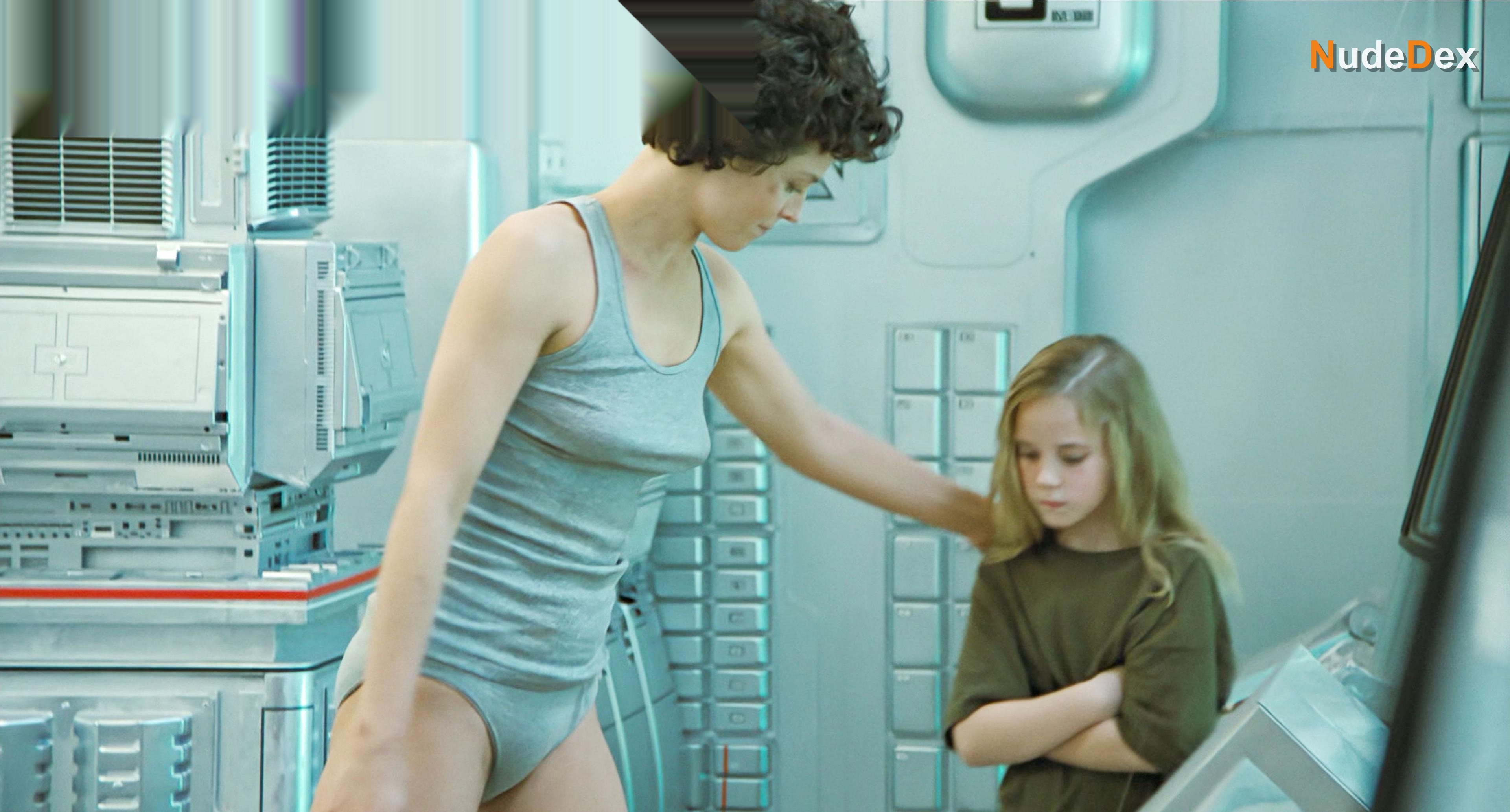 Sigourney Weaver in Aliens, photo 7