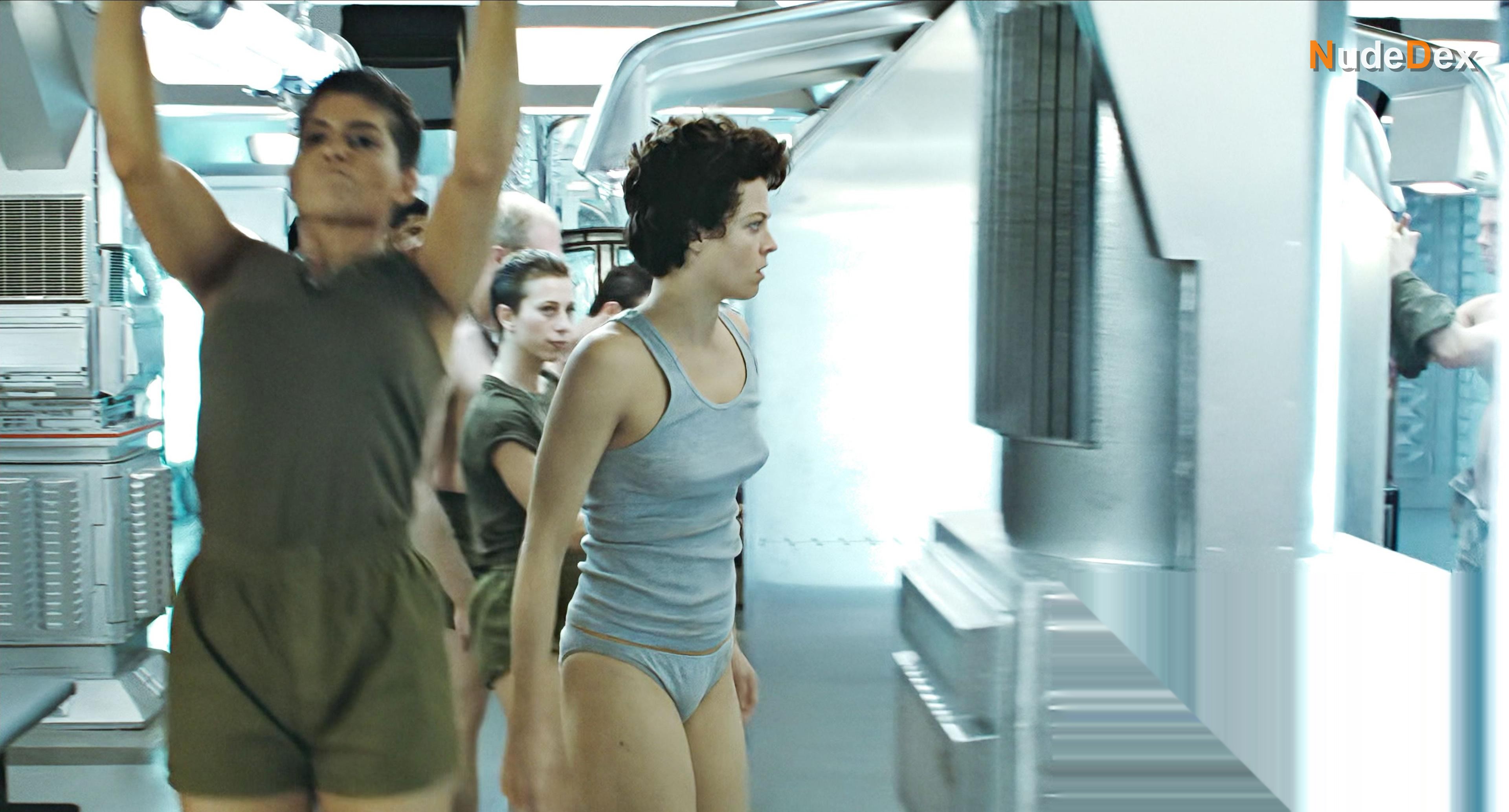 Sigourney Weaver in Aliens, photo 11