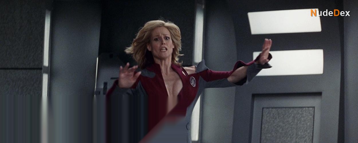 Sigourney Weaver in Galaxy Quest, photo 2