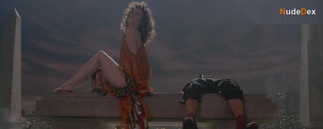 Sigourney Weaver in Ghostbusters, photo 1