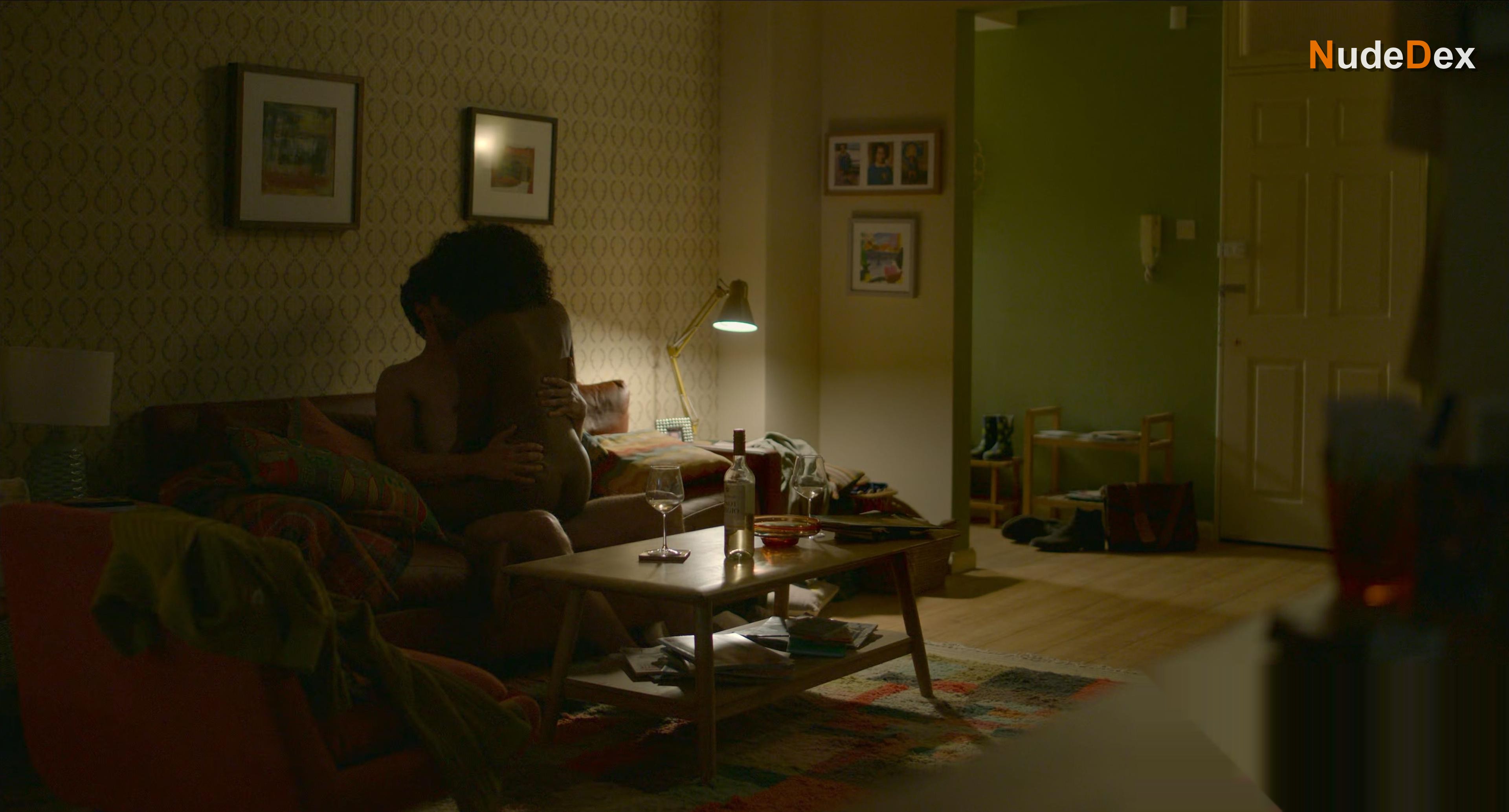 Simona Brown in Behind Her Eyes, photo 5