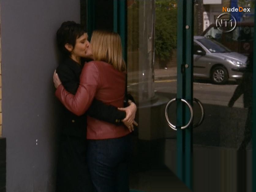 Simone Lahbib in Bad Girls, photo 25